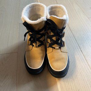 SOREL WOMEN'S TIVOLI IV WATERPROOF WINTER BOOT, EUC, Size 9